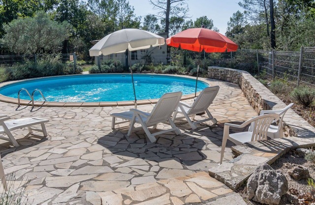 Beautiful private villa for 8 guests with WIFI, private pool, TV, terrace and pets allowed