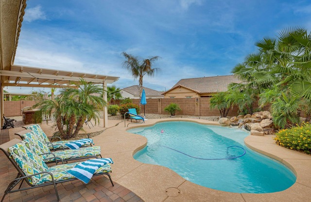 Beautiful Goodyear Home w/Pool & Gas Grill!