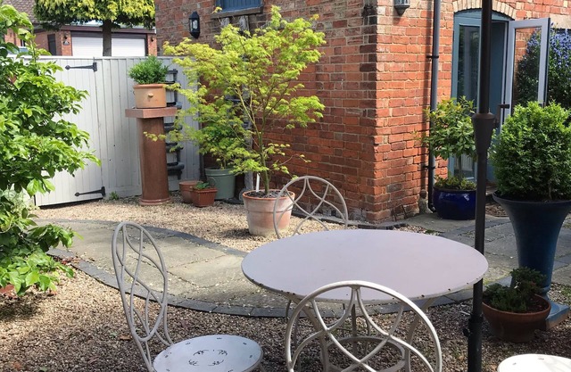 Beautiful historic, spacious Barn in the heart of Worcestershire, sleeping 7