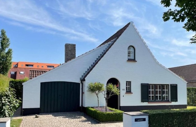 Beautiful holiday home in a quiet and central location in Nieuwpoort by the sea
