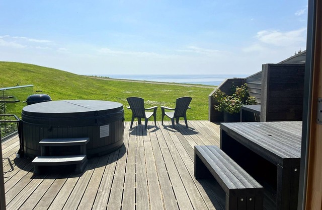 Beautiful holiday home with, just a walk away from Talland beach.