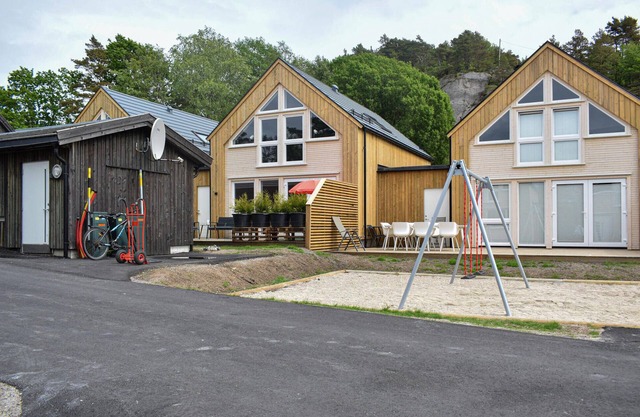 Beautiful home in Søgne with WiFi