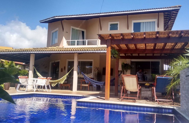 Beautiful house, 5 bedrooms, swimming pool, Cond Paradise, with children's play area!