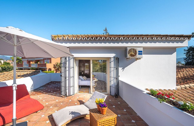 BEAUTIFUL HOUSE 5 MINUTES WALKING FROM THE BEACH