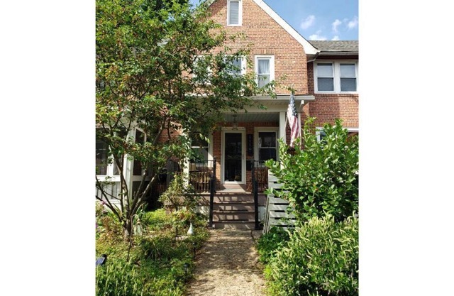 Beautiful house in a quaint old neighborhood