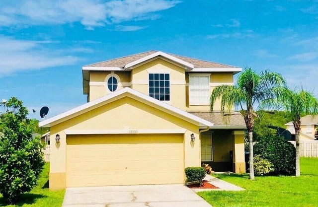 Beautiful house with pool, 4 bedrooms, 3 bathrooms