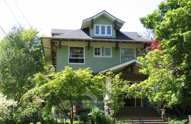 Beautiful Irvington Apartment near City Center!