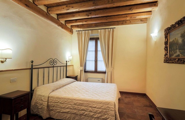 Beautiful apartment for 5 guests with A/C, WIFI, pool, TV and terrace