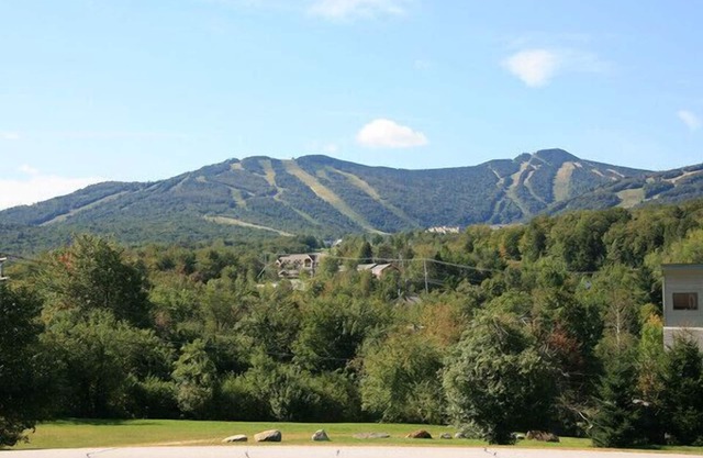 Beautiful Killington Mountain Views - 2.1 miles to New Killington Base Lodge