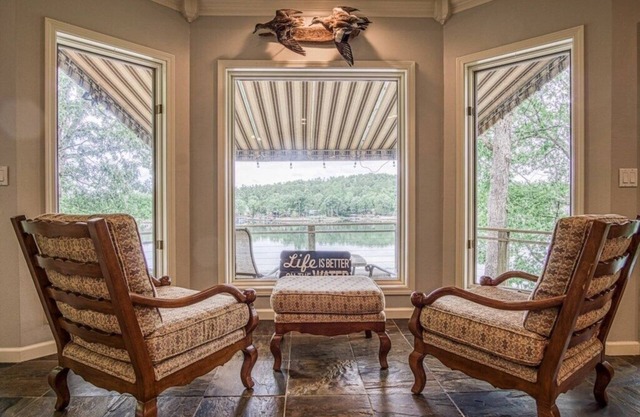 Beautiful, Large Lake House, Made for Family Fun!