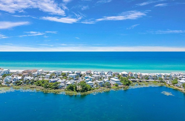Beautiful Lake & Gulf Views, Private Beach, by 30A!