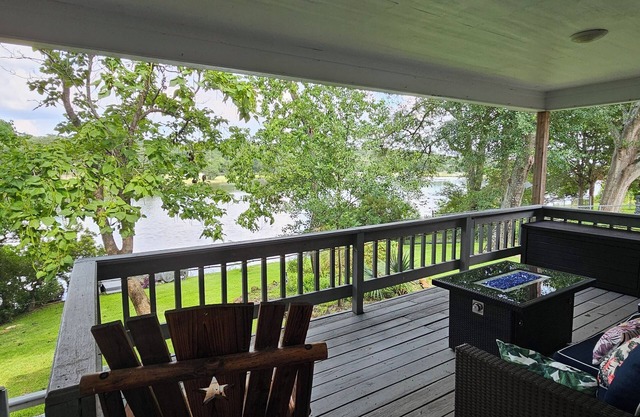 Beautiful Lakefront house at Hilltop Lakes, a vacation place to relax & enjoy.