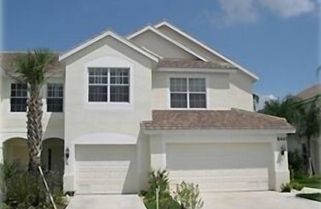 Beautiful Lakefront Townhome-Minutes from Sanibel/Ft Myers Bch