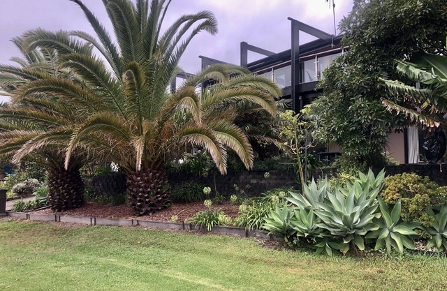 Beautiful large home sleeps 12n Sea views 2 minutes to beachnPet friendly