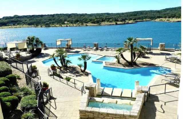 Beautiful Living at Island on Lake Travis