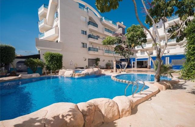Beautiful location in Cabo Roig with a private roof top terrace at Playamarina II
