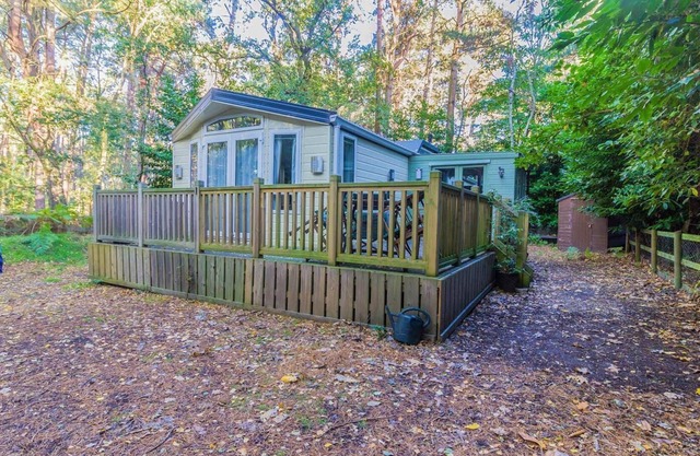 Beautiful lodge at Kelling Heath in Norfolk ref 25183KH