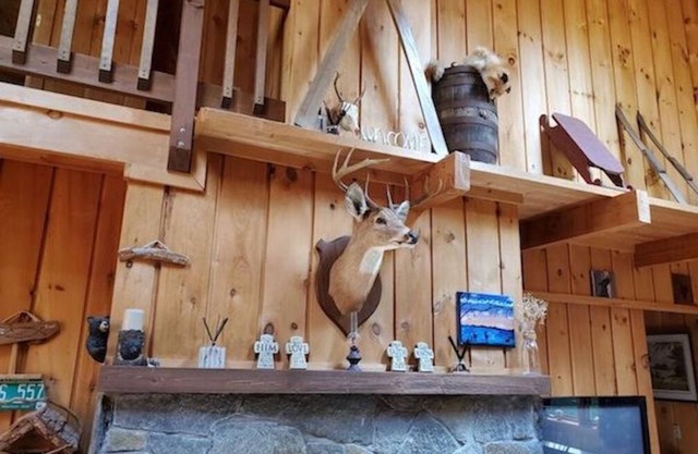 Beautiful Lodging at Mount Snow with Hot Tub on Deck