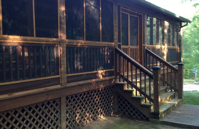 Beautiful Log Cabin in Gorgeous, Private Wooded Area