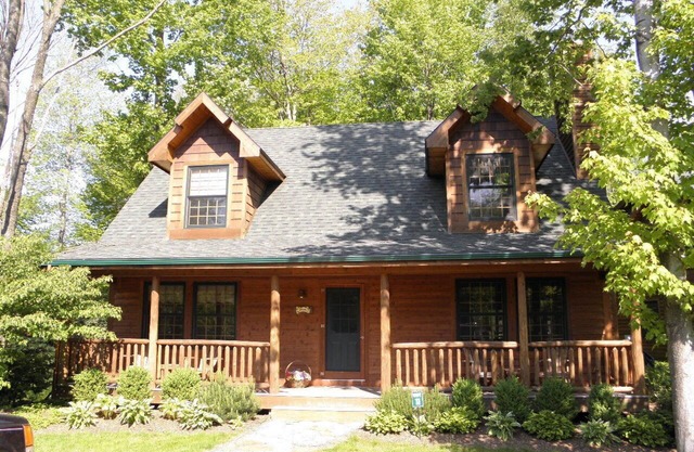 Beautiful Luxury Cabin With Pool/Private Hot Tub
