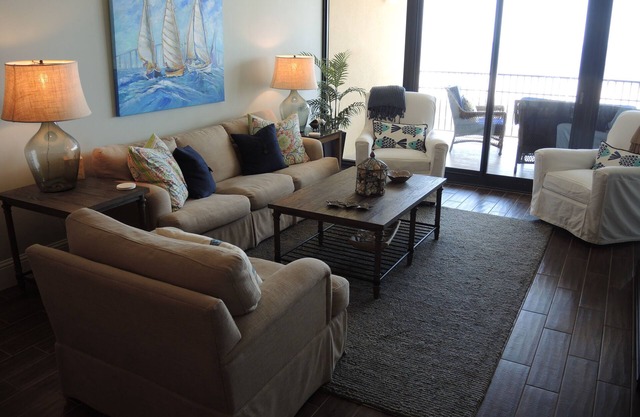 Beautiful Luxury Beachfront Holiday Isle Condo