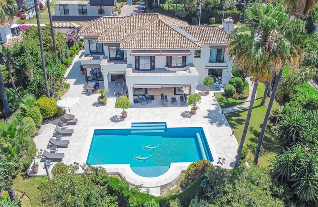 Beautiful Marbella Villa | 5 bedrooms | Villa Venezia | Nueva Andalucia