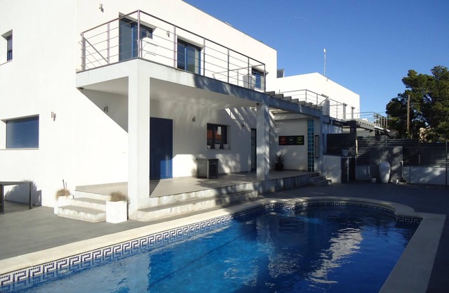 Beautiful modern house with private pool