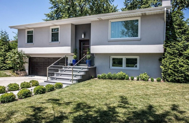 Beautiful Modern 4 bedroom/3bath Retreat