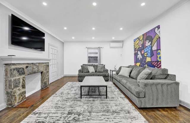 Beautiful modern 3 bedroom private house