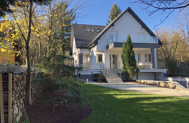 Beautiful new apartment with garden in Budapest, 11 km to the city center