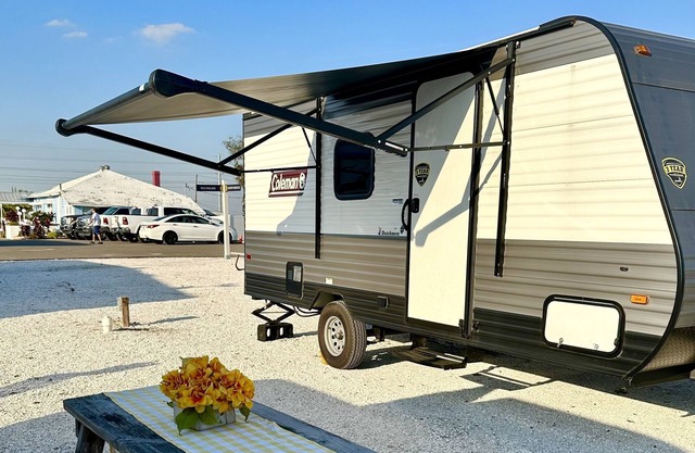 Beautiful new cozy camper!