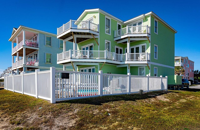 Beautiful Ocean Front House with Private Pool