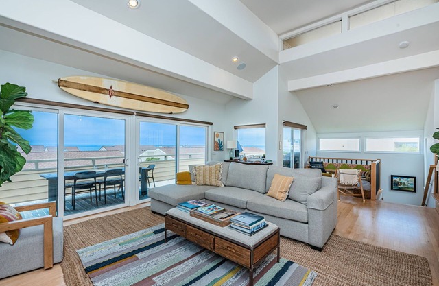 Beautiful Ocean Views from Oceanfront Seabluffe!