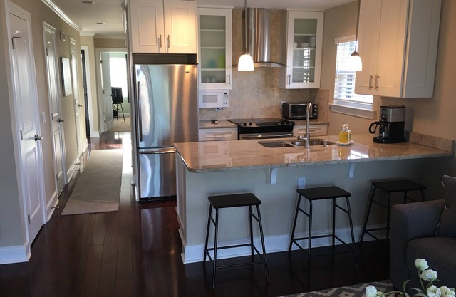 Beautiful oceanview condo steps from ocean, downtown and family fun activities