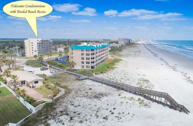 Beautiful Ponce Inlet 2bd Condo. 100 Yards to the Beach! Beach supplies/bikes.