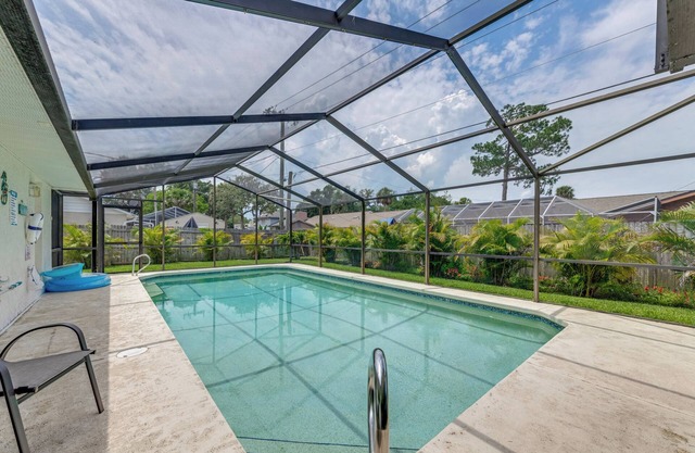 Beautiful Port Orange Pool Home, in quiet neighborhood.