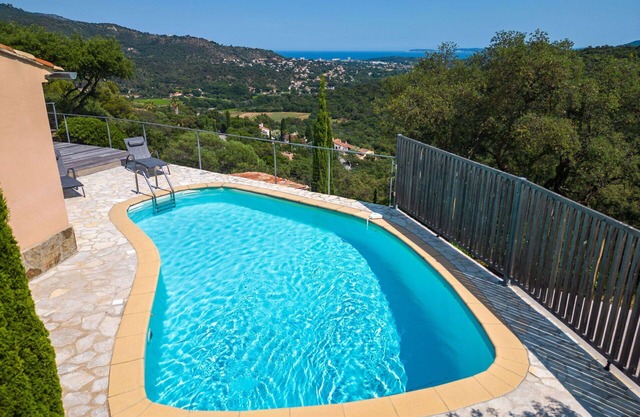 Beautiful private villa for 6 guests with private pool, A/C, WIFI, TV and terrace