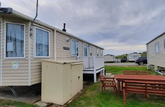 Beautiful PRESTIGE 3 bedroom caravan