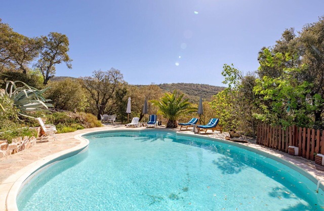 Beautiful private villa with WIFI, private pool, TV, terrace, pets allowed and panoramic view