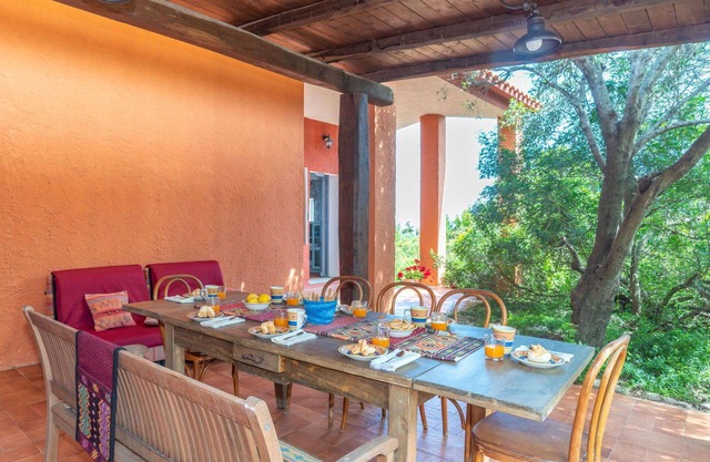 Beautiful private villa with WIFI, A/C, private pool, TV, terrace, pets allowed and panoramic view