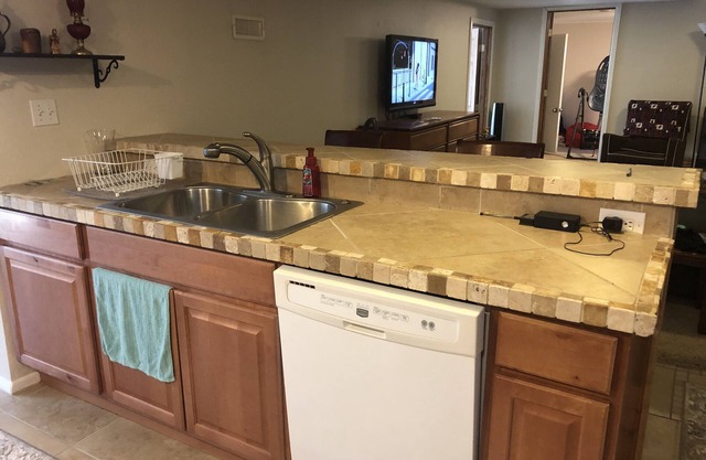Beautiful private 2 bedrooms/1 bathroom near campus