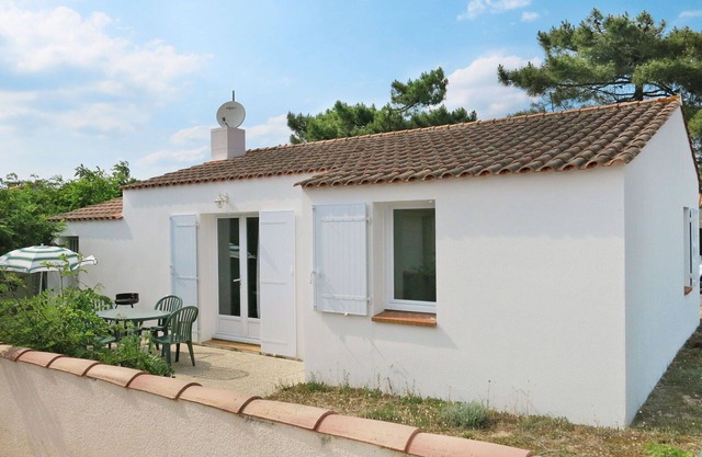 Beautiful private villa for 4 guests with TV, terrace and pets allowed