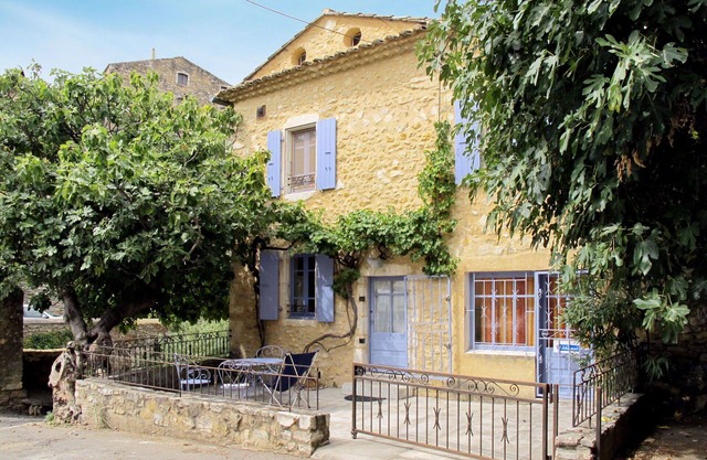 Beautiful private villa for 4 people with WIFI, TV, terrace, pets allowed and panoramic view