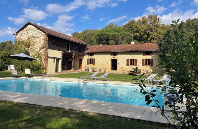 Beautiful, private house with large pool & garden.