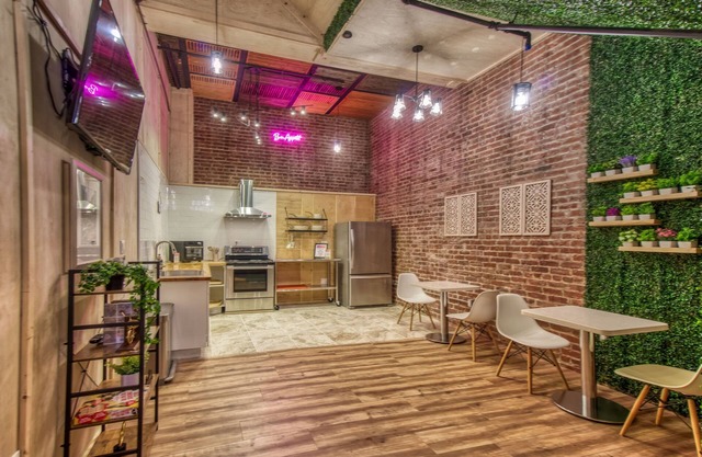 Beautiful Private Room - Full Amenities - Boutique Property in Downtown SF
