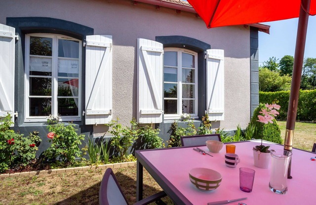 Beautiful private villa for 4 people with TV and terrace