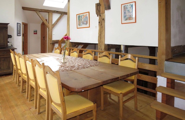 Beautiful private villa for 12 guests with WIFI, TV, patio, pets allowed and parking