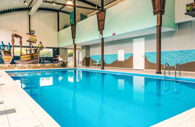 Beautiful private villa for 6 guests with WIFI, pool, TV, terrace and parking