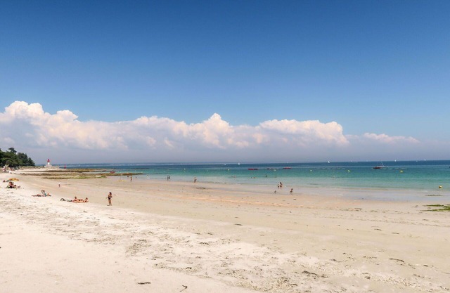 Beautiful private villa for 4 people with TV, pets allowed and parking
