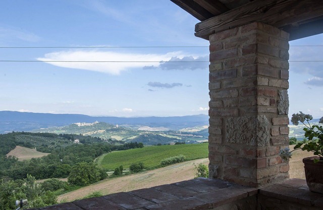 Beautiful private villa for 8 guests with private pool, WIFI, TV and panoramic view